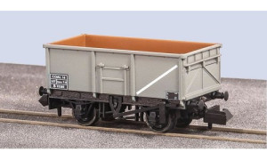 PECO NR1000B BR 16 Ton Mineral Wagon in N Gauge, unfitted grey model with metal wheels and realistic 1950s–1980s coal freight styling