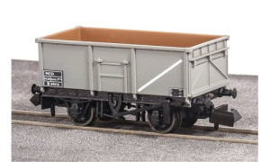 PECO NR1001B BR 16 Ton Mineral Wagon in N Gauge, fitted grey coal wagon with fine brake gear and authentic British Rail styling