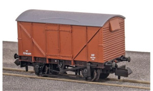 PECO NR2000B BR 24 Ton Steel Mineral Wagon in N Gauge, fitted grey model with brake gear detail and British Railways freight realism