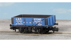 PECO NR5009P N Gauge 5 Plank Wagon 'J&R Stone, Garswood' No.254, metal wheels, red body, fine lettering and brake rigging detail