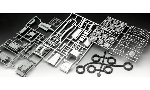Mercedes-Benz SSKL Revell 07737 1/32 Scale Display Model