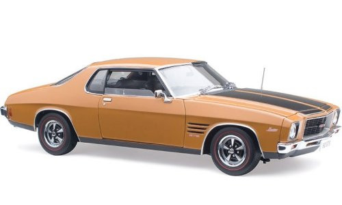 Classic Carlectables 1:18 Holden HQ Monaro GTS Coupe in Russet diecast model 18802