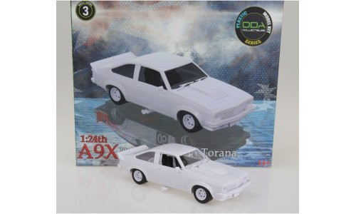 DDA811K Holden A9X Torana 1/24 scale model kit with Bathurst livery, opening bonnet, V8 engine detail, sealed body shell