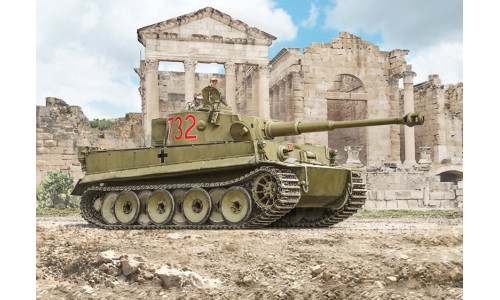 Italeri 1/35 Tiger I Ausf. H (Tp) 6767 featuring detailed WWII German heavy tank components and realistic armour styling