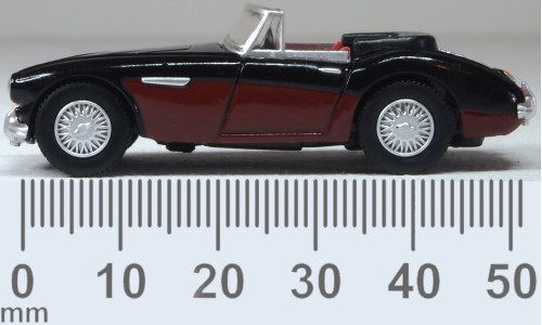 Oxford Diecast 76AH3006 Austin Healey 3000 Black/Burgundy model featuring accurate proportions and realistic trim