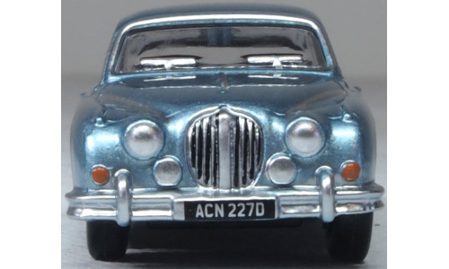 Oxford Diecast 1/76 Jaguar Mk2 Opalescent Silver Blue diecast model car with authentic saloon styling