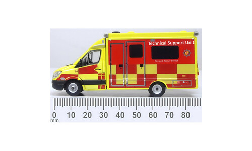 Oxford Mercedes Bedfordshire Fire & Rescue Service 76MA008 Side