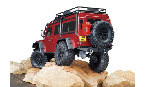 TRX-4 Defender – Red Edition with rugged roll cage and functional spare tire mount