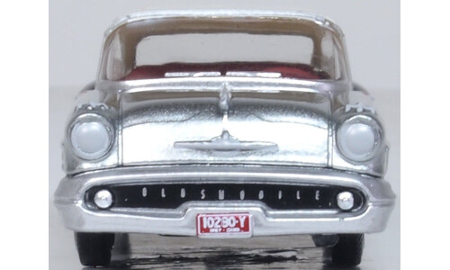 Oxford Diecast 87OC57003 1957 Oldsmobile 88 Convertible (closed) Juneau Gray/Accent Red/White Diecast Model