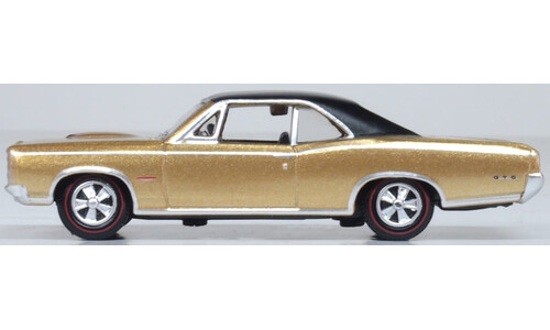 1966 Pontiac GTO Martinique Bronze/Black Oxford Diecast 87PG66003 Display Model