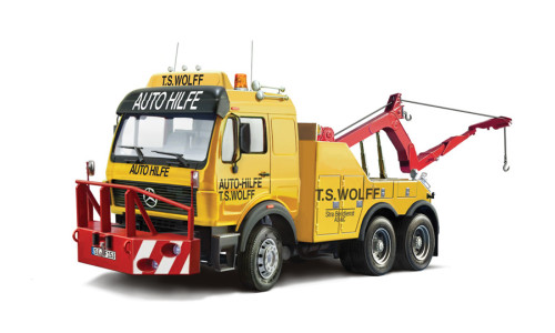 Italeri 93808 Mercedes-Benz Wrecker 1/24 scale model with accurate proportions, detailed chassis components and authentic service vehicle design