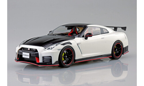 Aoshima R35 Nissan GT-R Nismo Special Edition 2022 Brilliant White Pearl 006592