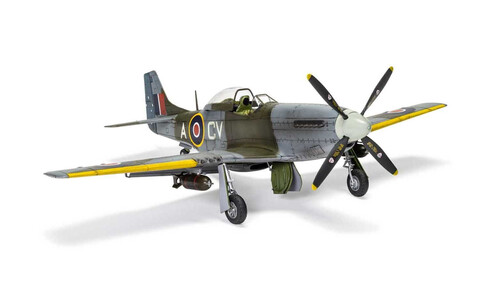 Airfix North American Mustang Mk.IV/P-51K Mustang A05137 Front-Right