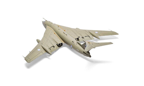 Airfix Handley Page Victor K.2/SR.2 A12009 Rear-Right