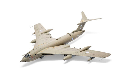 Airfix Handley Page Victor K.2/SR.2 A12009 Front-Left