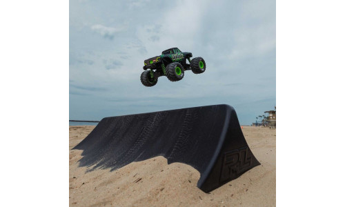Arrma 1/16 RTR truck – green shell with rugged design