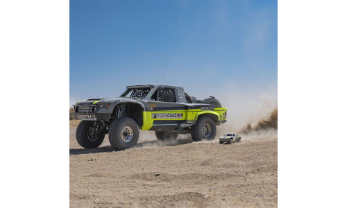 Losi 1/6 RTR – long-travel suspension, realistic cage, and Spektrum DX3 radio system